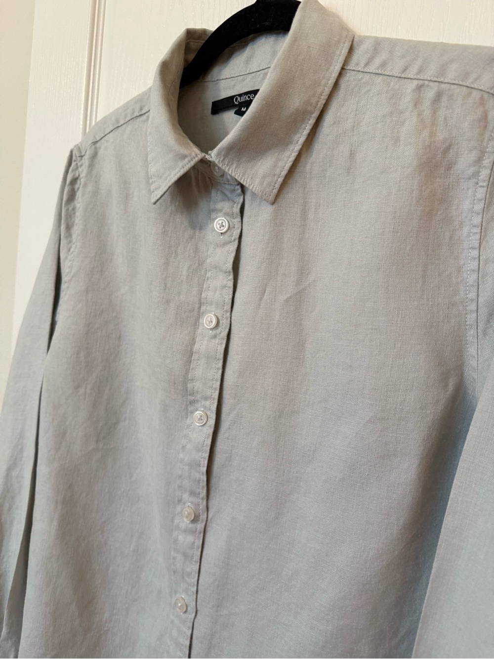 Quince European Linen Long Sleeve Women's Button-Down Shirt in Mist - Medium - Picture 2 of 10